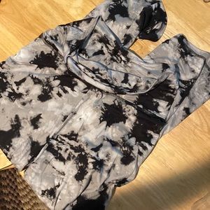 Black & gray bell bottoms yoga pants size XL ( 16/18)